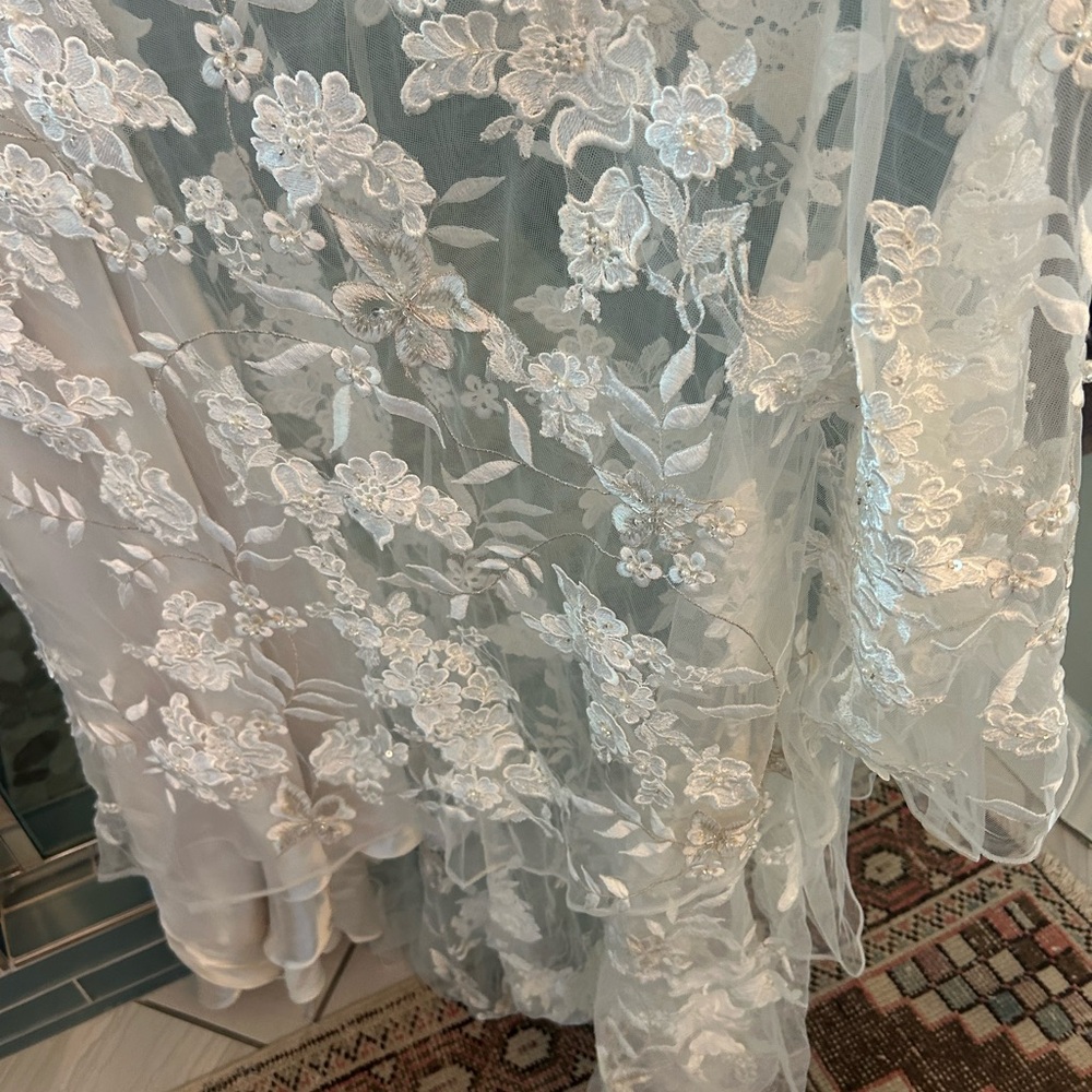 Allure Bridals Ivory Floral Lace Gown - Picture 4 of 16
